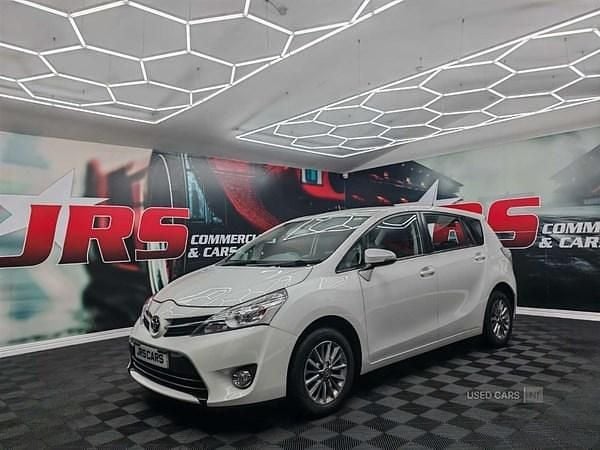 Used Toyota Verso 132 HP (97 kW) 2017 White MPV