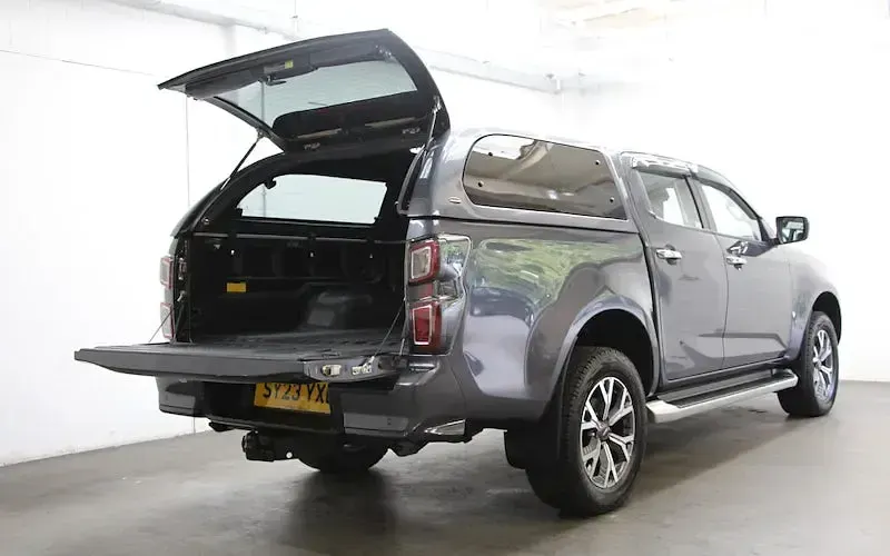 Used Isuzu D-Max 165 HP (121 kW) 2023 Grey Pickup