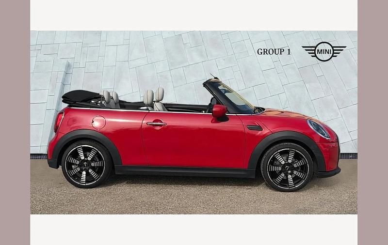 Used Mini Cooper Cabriolet Exclusive 136 HP (100 kW) 2023 Chili red Cabriolet