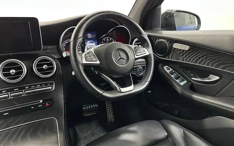 Used Mercedes GLC250 AMG 211 HP (155 kW) 2019 Blue SUV
