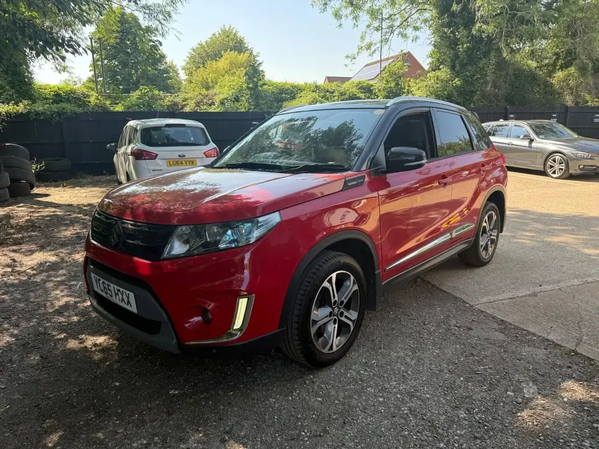 Used Suzuki Vitara SZ5 120 HP (88 kW) 2015 Red/black SUV