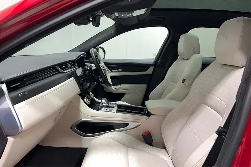 Used Jaguar F-Pace R-Dynamic 201 HP (147 kW) 2024 Red SUV