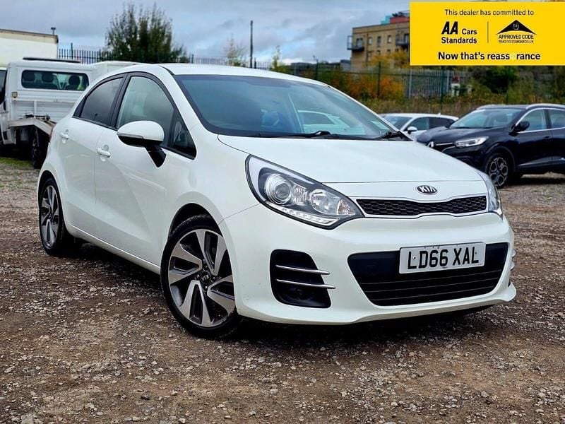 White Used 2016 Kia Rio Hatchback | £8,888 (A bit pricey) - Image 1/4