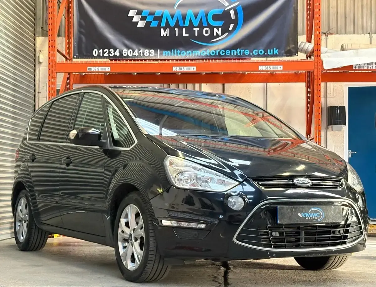 Used Ford S-MAX Titanium 2013 Black MPV