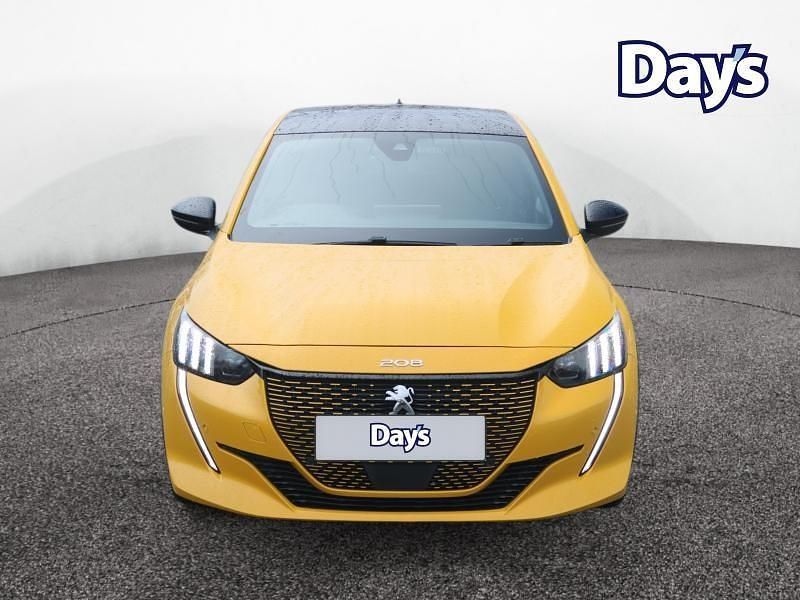 Used Peugeot e-208 Premium 100 kW (136 HP) 2022 Yellow Hatchback