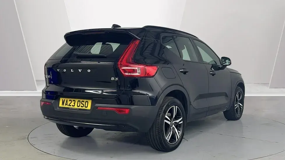 Used Volvo XC40 Plus 161 HP (118 kW) 2023 Black SUV