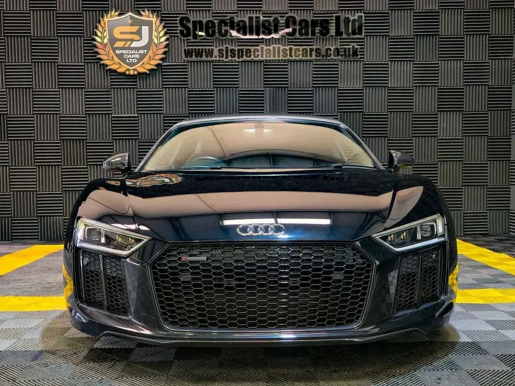 Used Audi R8 Spyder Comfort 610 HP (448 kW) 2018 Black Cabriolet