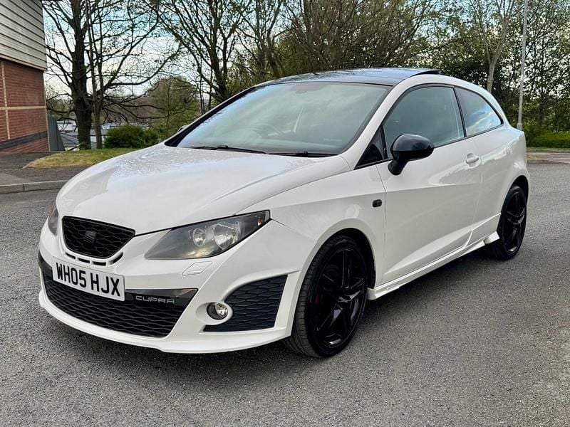 Begagnad Seat Ibiza CUPRA 2010 Vit Halvkombi