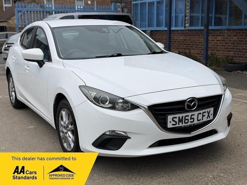 Used Mazda 3 100 HP (73 kW) 2015 White Hatchback