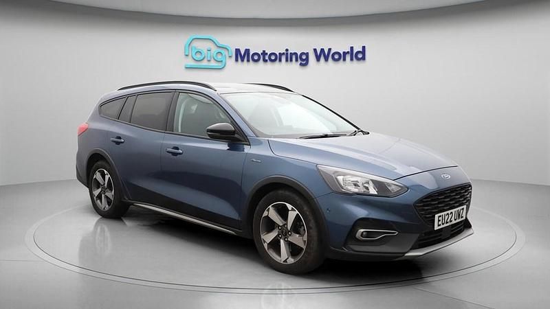 Used Ford Focus Active 155 HP (114 kW) 2022 Blue Estate