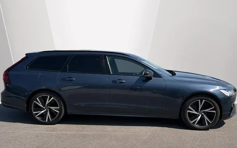 Used Volvo V90 Plus 197 HP (144 kW) 2023 Blue Estate