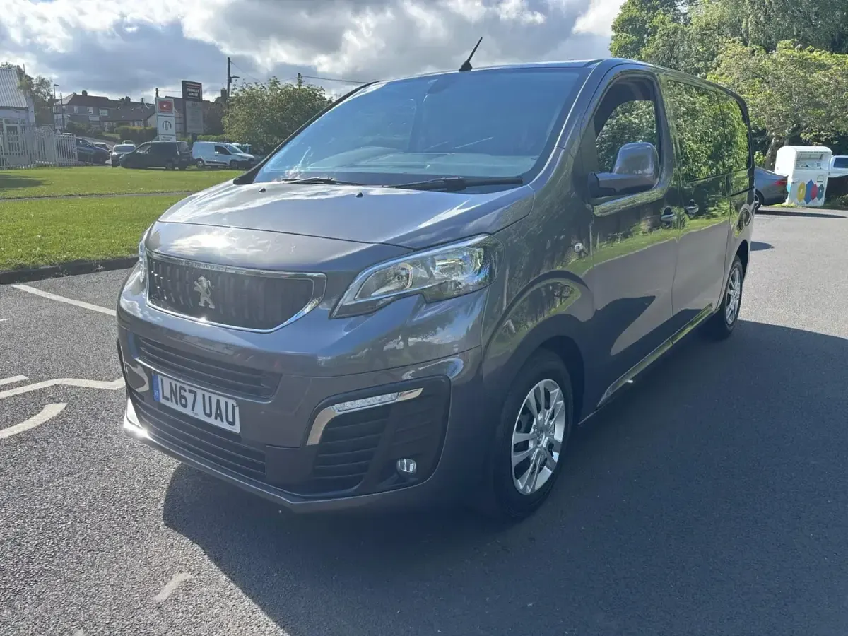 Used Peugeot Traveller Business-Line 148 HP (108 kW) 2017 Grey MPV