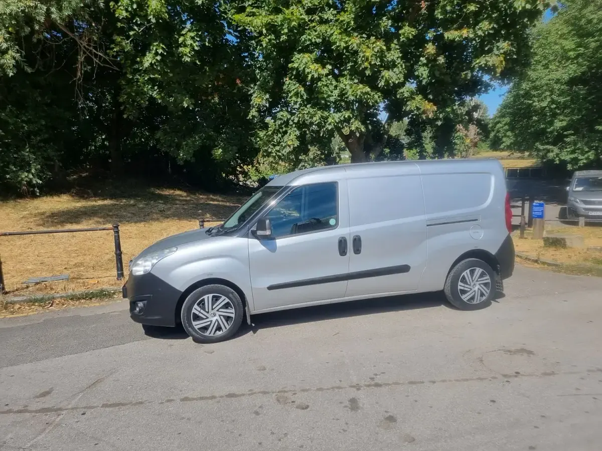 Used Vauxhall Combo 2015 Silver MPV