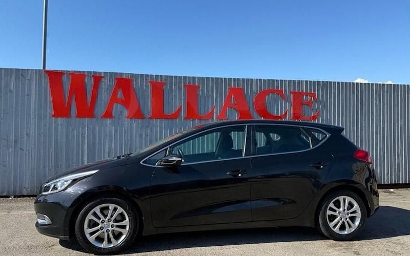 Begagnad Kia Ceed 135 HK (99 kW) 2015 Halvkombi