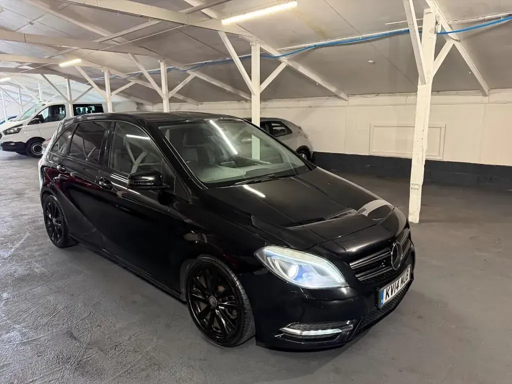 Used Mercedes B200 136 HP (100 kW) 2014 Black Hatchback