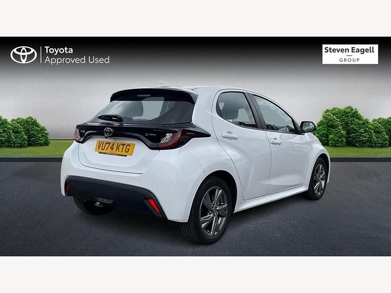 Used Toyota Yaris Hybrid 2024 White Hatchback