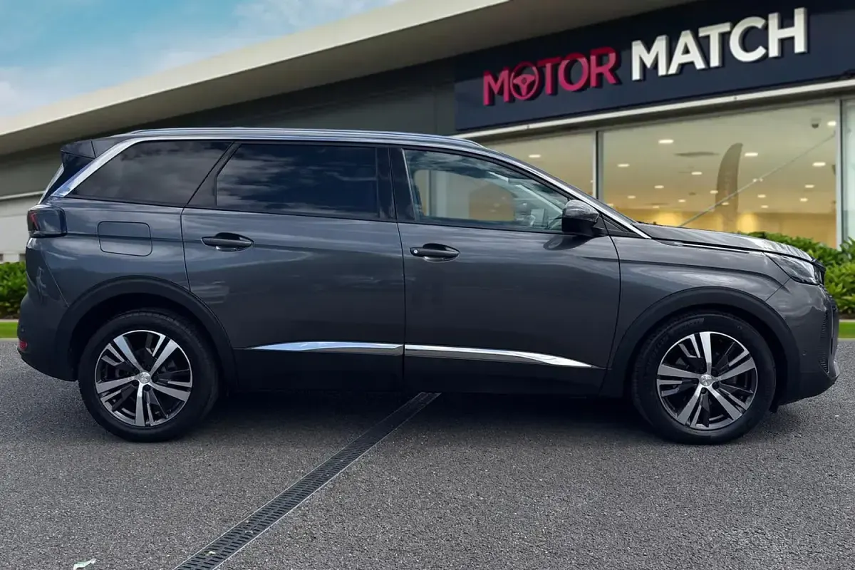 Used Peugeot 5008 Allure Premium 130 HP (95 kW) 2021 Grey SUV