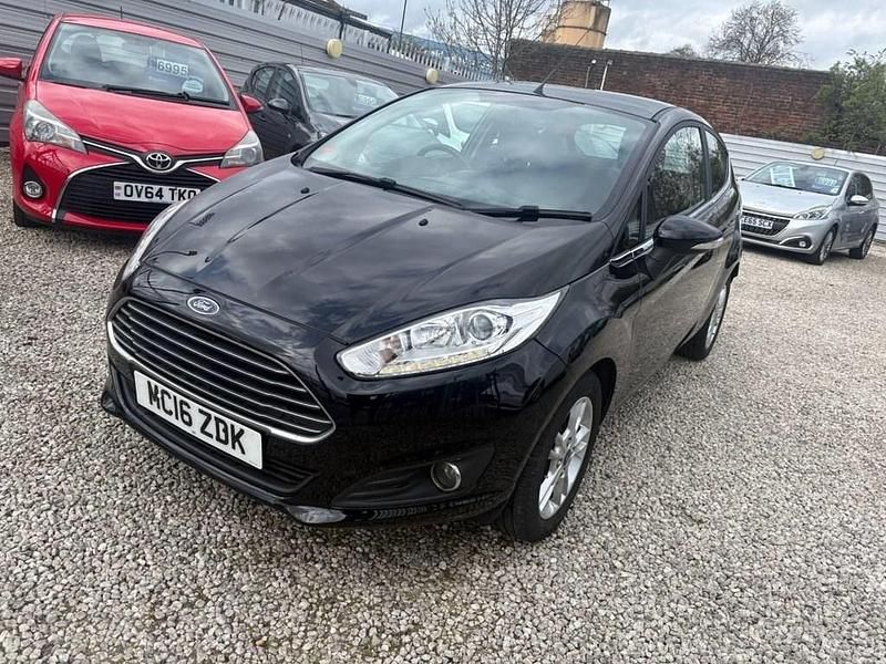 Used Ford Fiesta Zetec 82 HP (60 kW) 2016 Black Hatchback