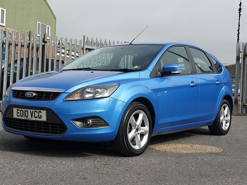 Used Ford Focus Zetec 99 HP (72 kW) 2010 Blue Hatchback