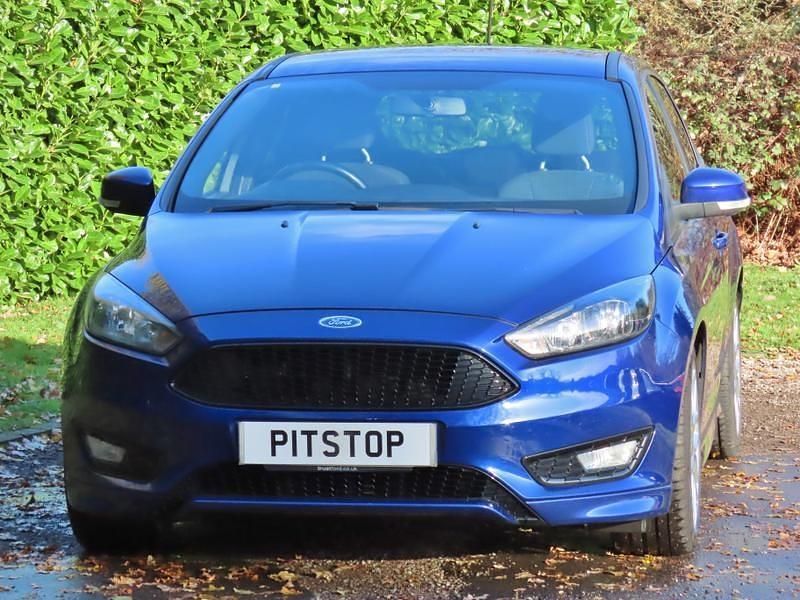 Used Ford Focus ST-Line 2017 Blue Hatchback