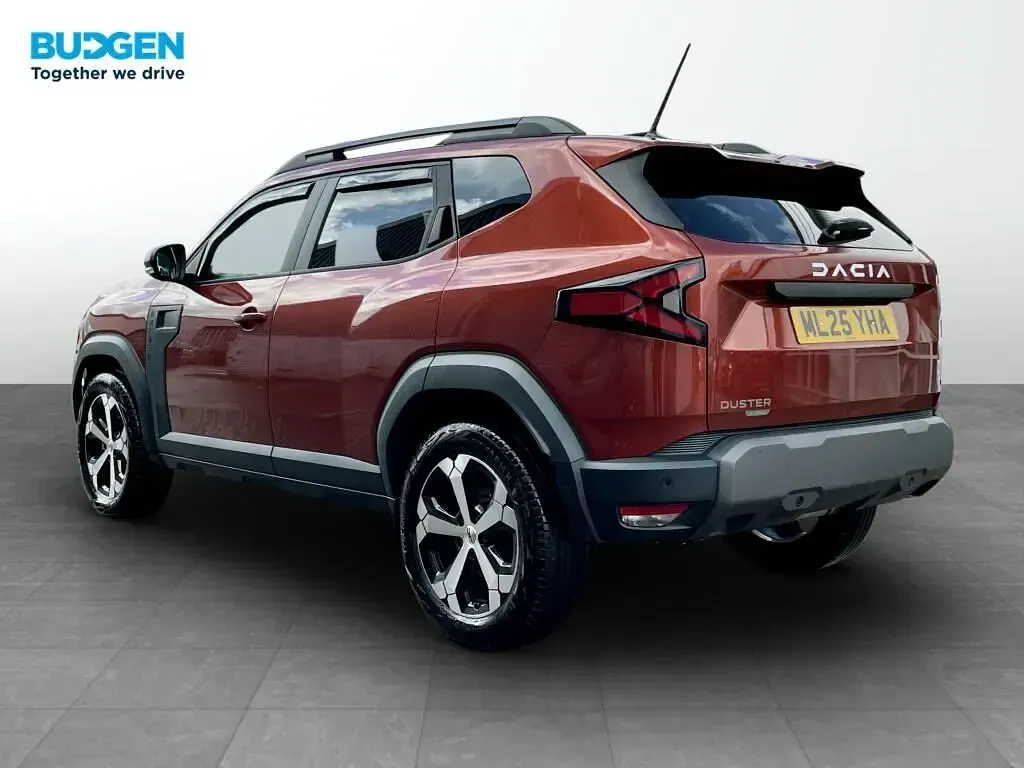 Begagnad Dacia Duster Journey 143 HK (105 kW) 2025 Brun Halvkombi