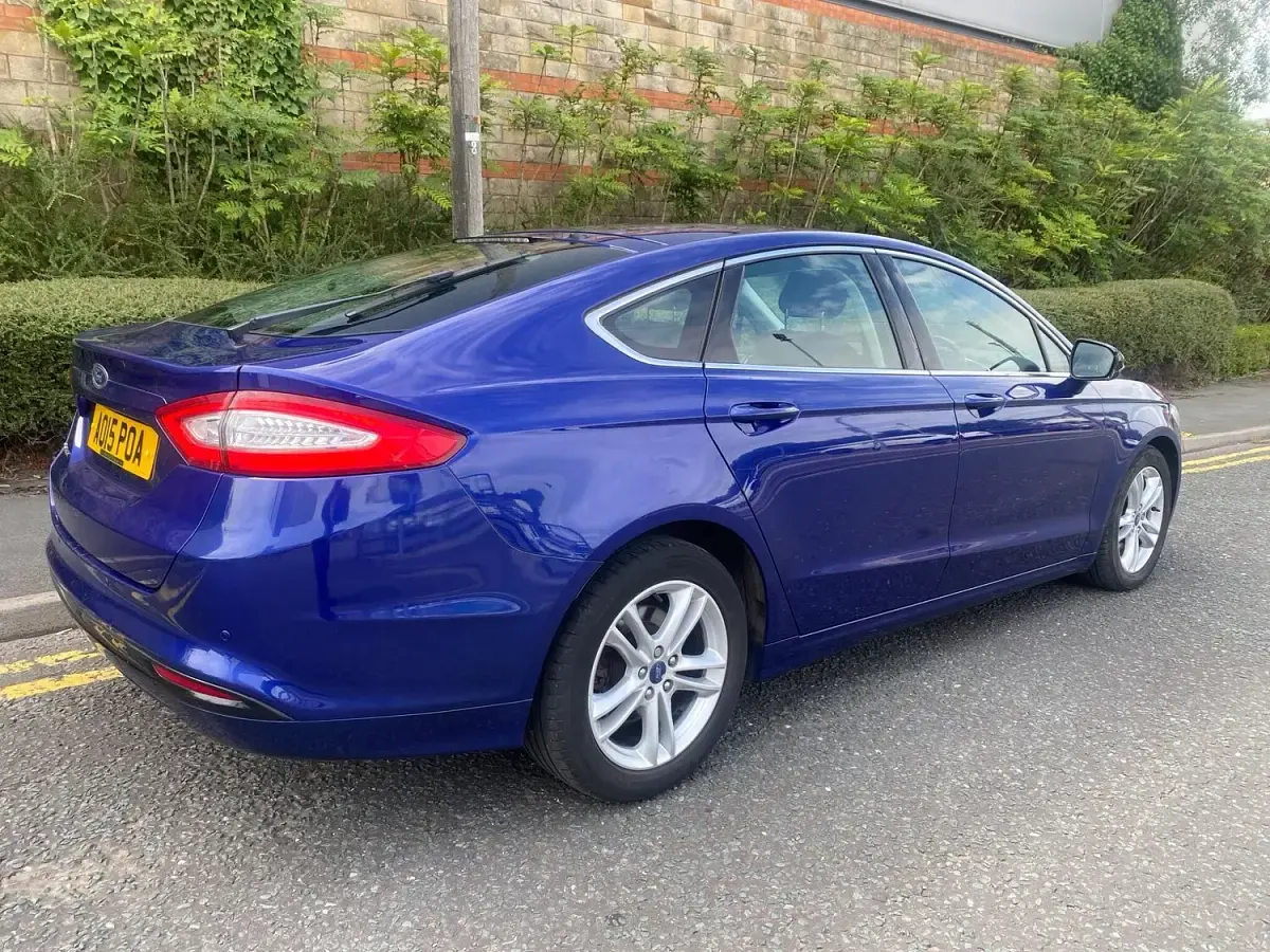Used Ford Mondeo Titanium 150 HP (110 kW) 2015 Blue Hatchback