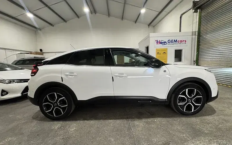 Used Citroën e-C4 Shine 100 kW (136 HP) 2023 Hatchback