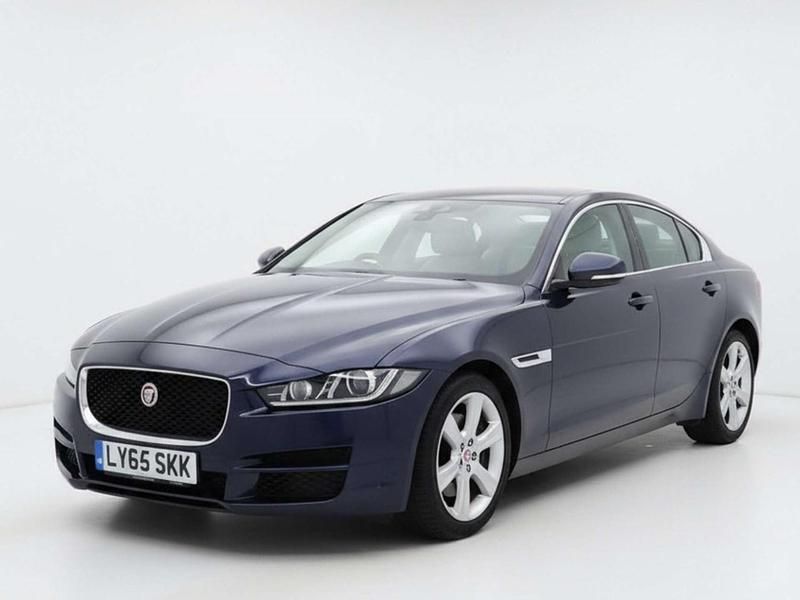 Used Jaguar XE Portfolio 240 HP (176 kW) 2015 Blue Sedan