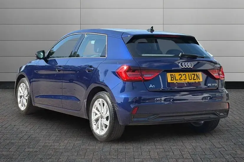 Used Audi A1 Sportback Sport 94 HP (69 kW) 2023 Navarra blue Hatchback