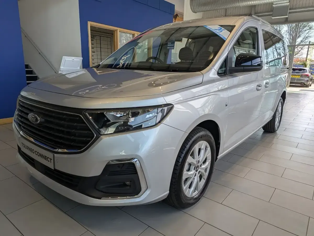 New Ford Tourneo Titanium 2026 Estate