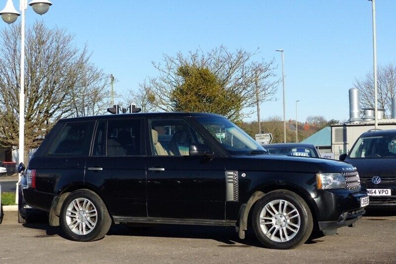 Used 2010 Land Rover Range Rover Vogue SUV | £6,975 (A bit pricey) - Image 1/1
