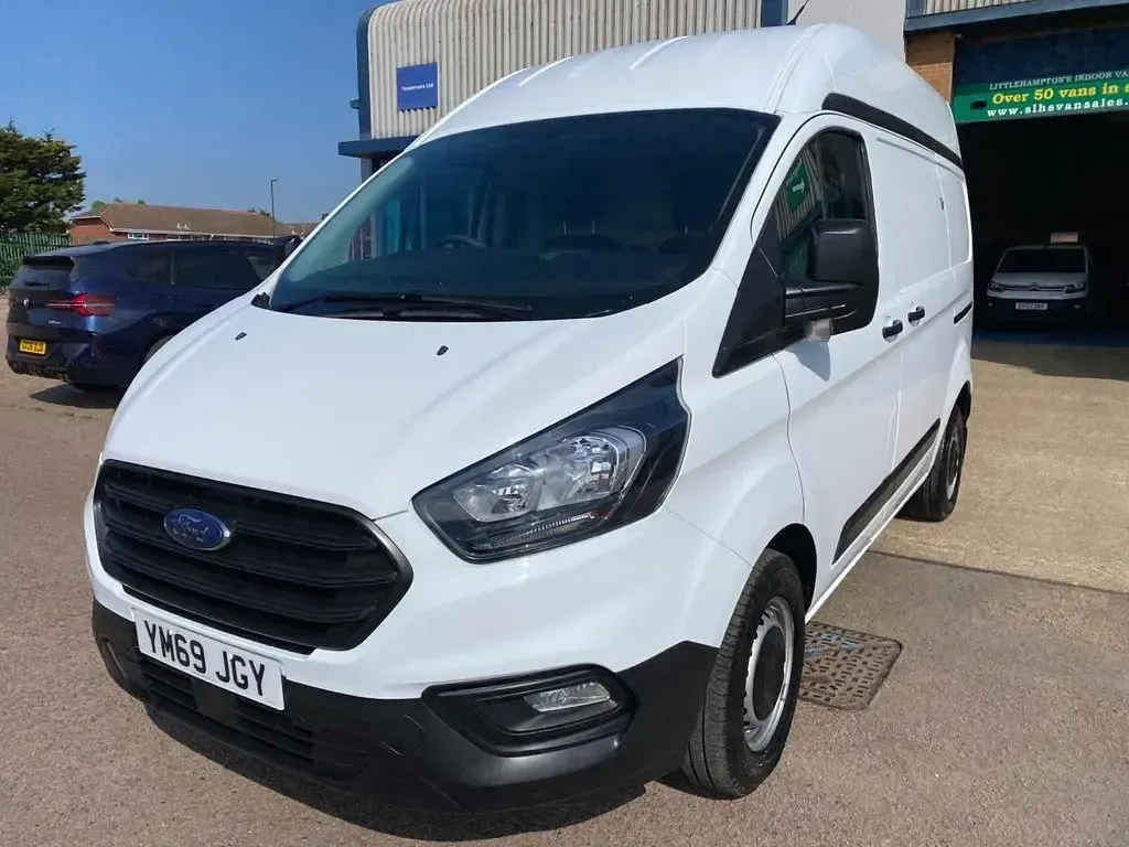 Used Ford Transit Custom S 105 HP (77 kW) 2020 White Van