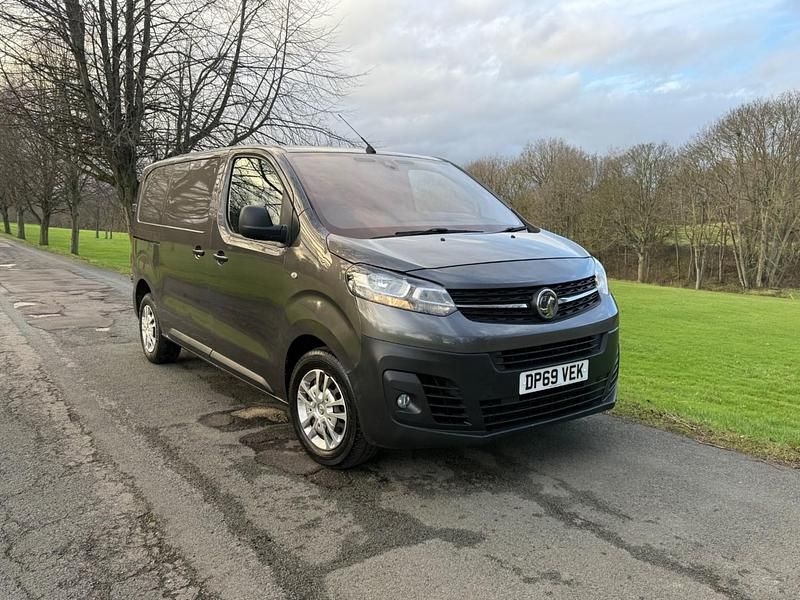 Used Vauxhall Vivaro 100 HP (73 kW) 2019 Grey MPV