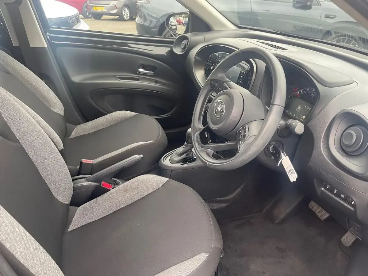 Used Toyota Aygo PURE 71 HP (52 kW) 2023 Black