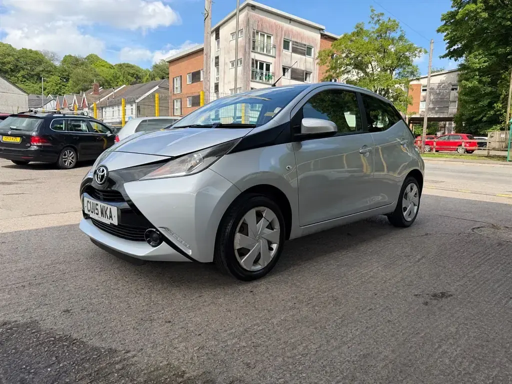 Used Toyota Aygo X-play 69 HP (50 kW) 2015 Silver Hatchback