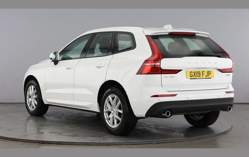 Used Volvo XC60 Momentum 187 HP (137 kW) 2019 White SUV