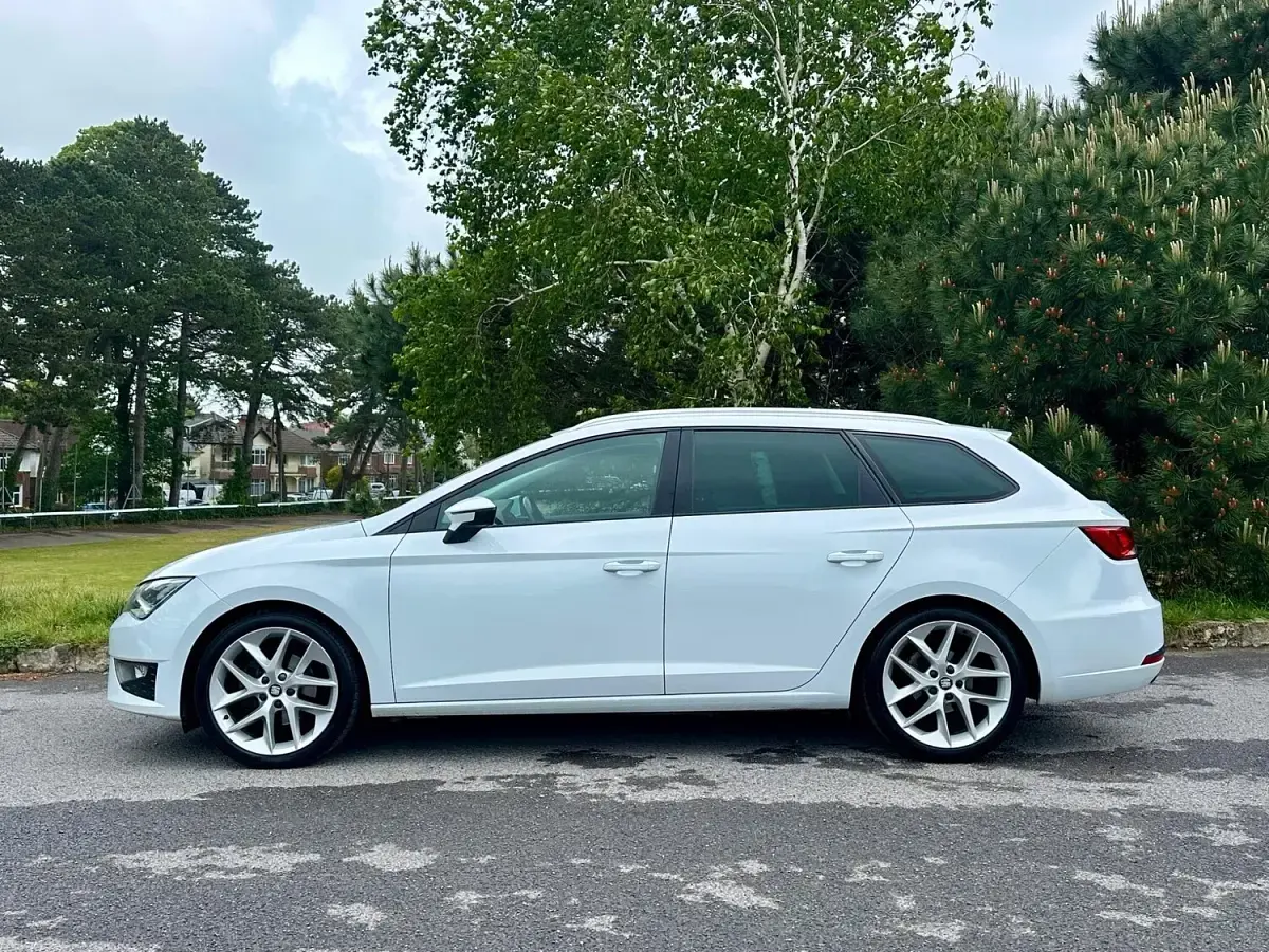 Used Seat Leon FR 2016 White Estate