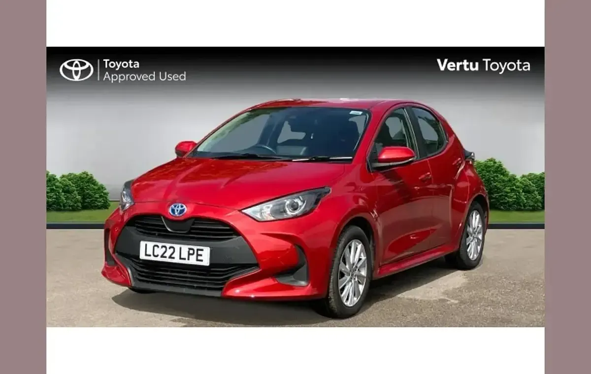 Used Toyota Yaris 116 HP (85 kW) 2022 Red Hatchback