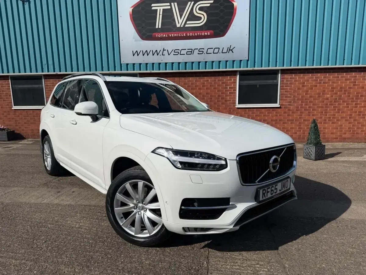 Usado Volvo XC90 Momentum 225 HP (165 kW) 2015 Branco SUV