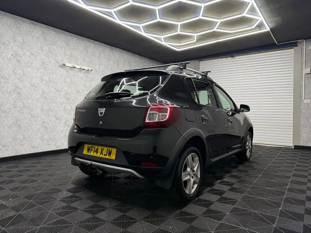 Używany Dacia Sandero Lauréate 2014 Czarny Hatchback