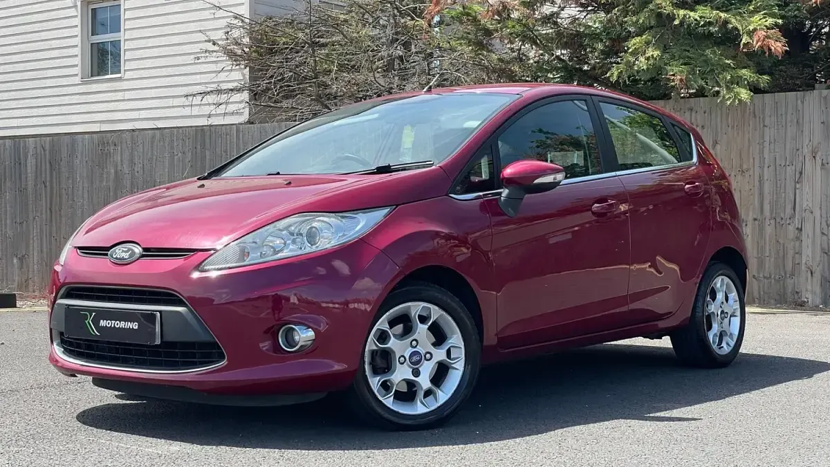 Used Ford Fiesta Zetec 96 HP (70 kW) 2011 Red Hatchback