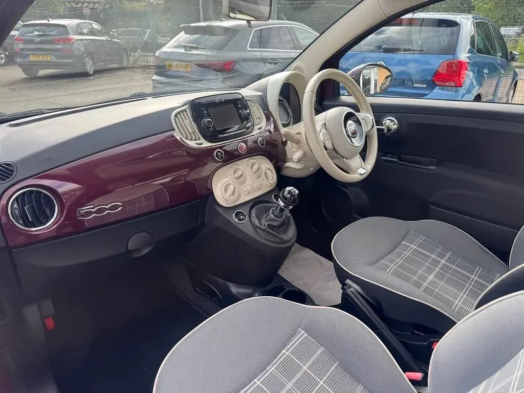 Used Fiat 500 Lounge 69 HP (50 kW) 2018 Red Hatchback