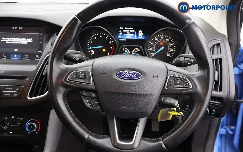 Used Ford Focus Zetec 125 HP (91 kW) 2017 Blue Hatchback
