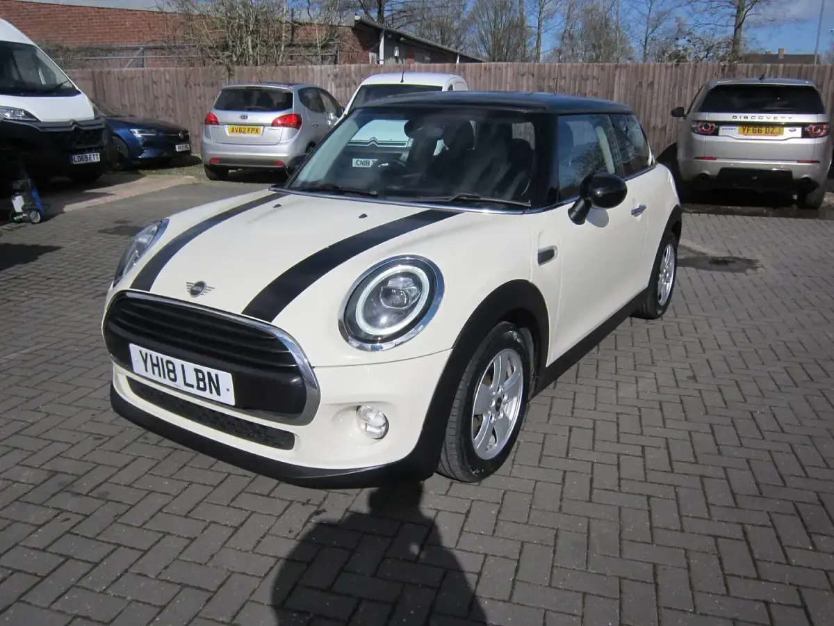 Used Mini Cooper Hatch 2018 White Hatchback
