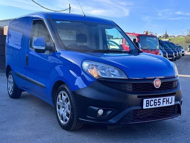 Used Fiat Doblò 90 HP (66 kW) 2016 Blue MPV