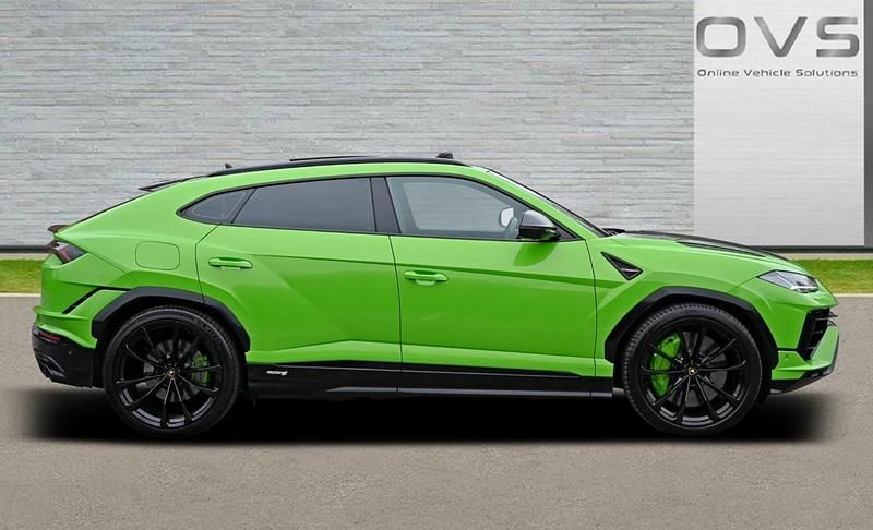 Used Lamborghini Urus 666 HP (489 kW) 2023 Green SUV