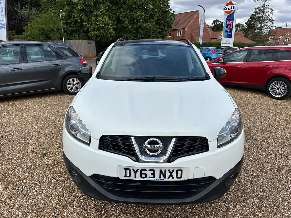 Used Nissan Qashqai 360º 110 HP (80 kW) 2013 White SUV