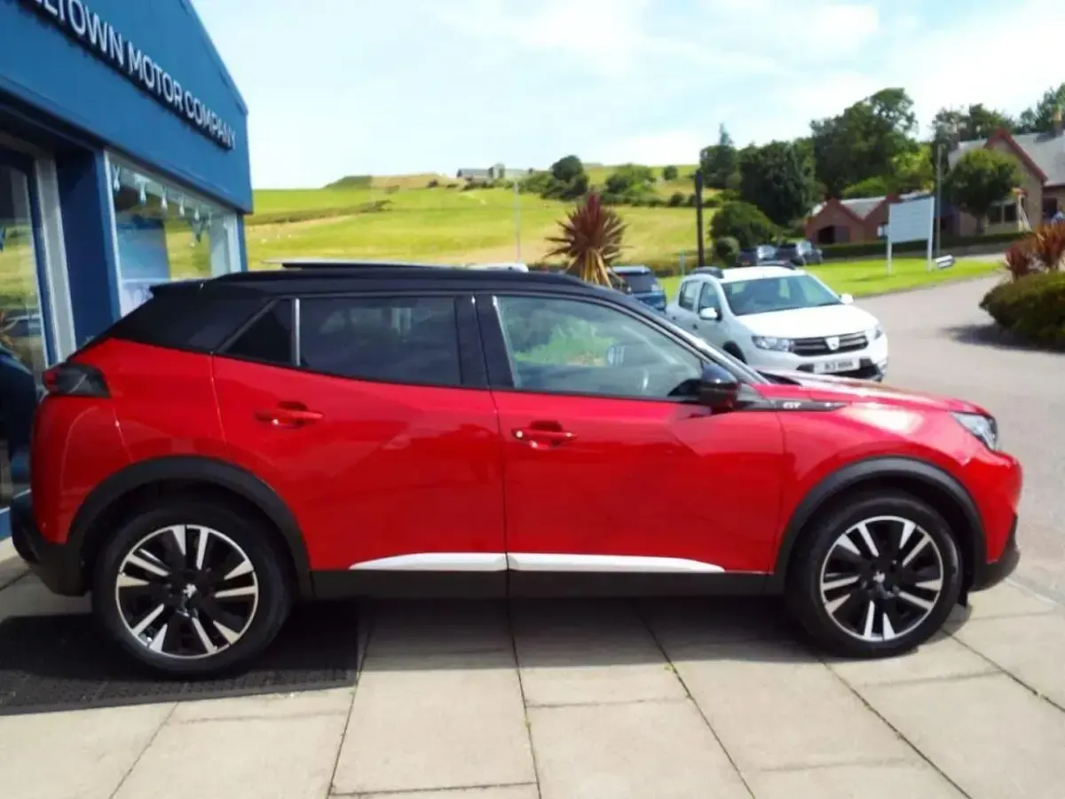 Used Peugeot 2008 Premium 129 HP (94 kW) 2021 Red SUV