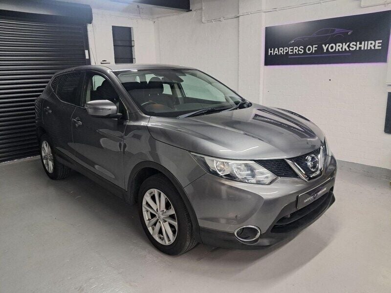 Grey Used 2015 Nissan Qashqai Acenta SUV | £6,295 (Good price) - Image 1/4
