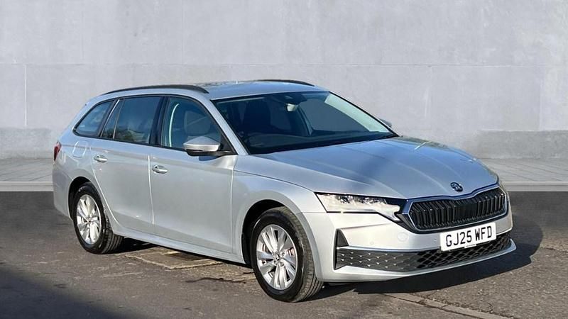 Brilliant silver metallic Used 2025 Skoda Octavia SE Technology Estate | £19,450 (Fair price) - Image 1/4
